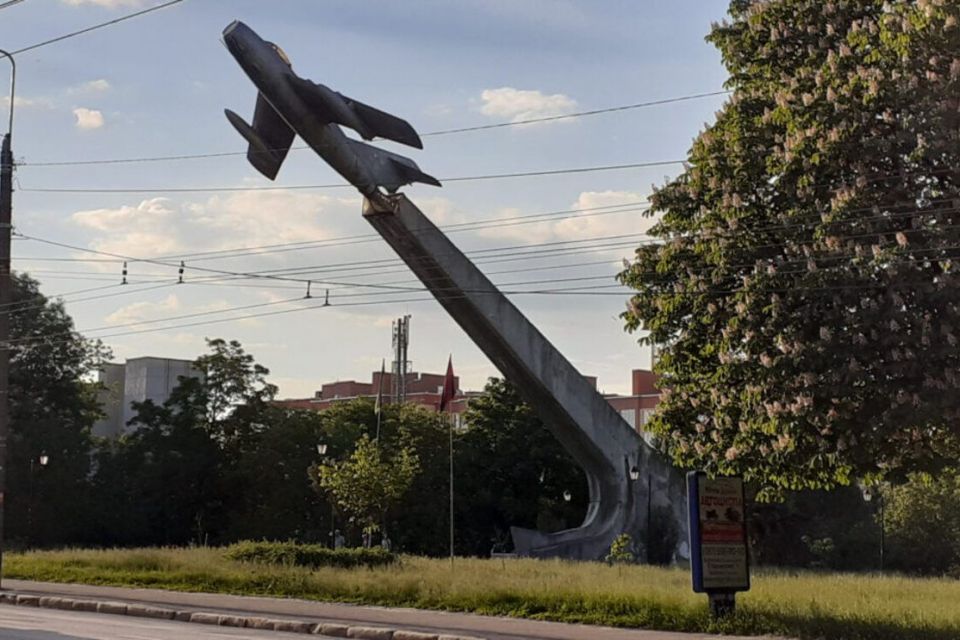 Аукціон з продажу корпусу радянського літака перенесли на 20 днів — знайшовся тільки один покупець