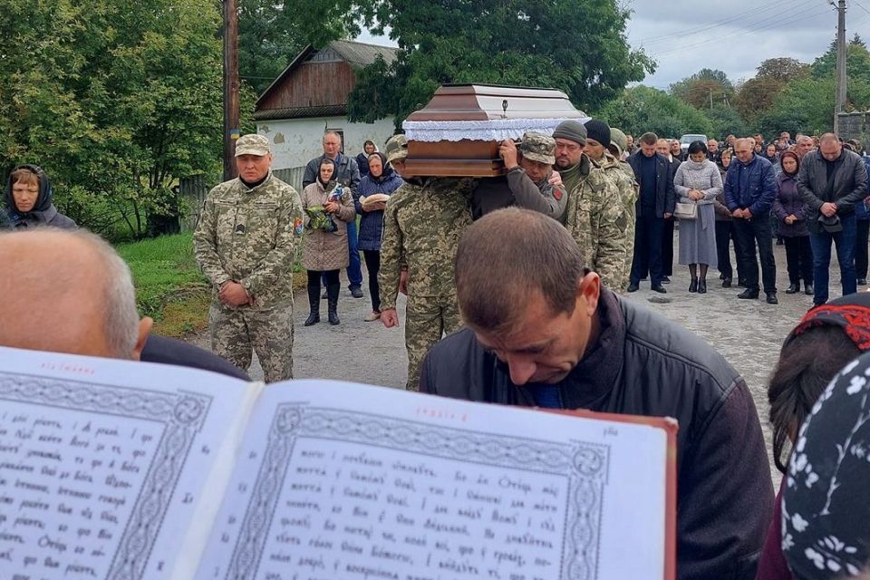 Боронив Україну від 2014 року. На Лановеччині попрощались з Олексієм Жаловським