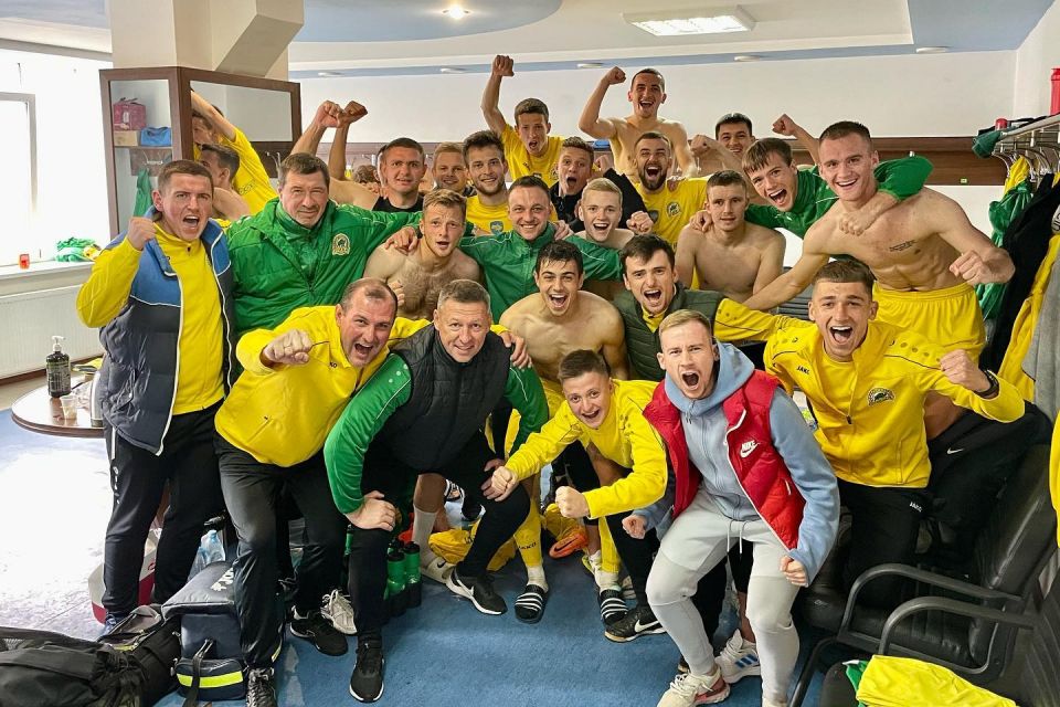 Тернопільська «Нива» розгромно перемогла «Прикарпаття»