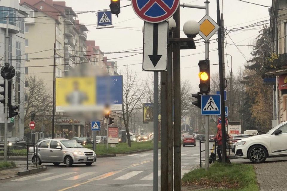 На перехресті вулиць Крушельницької та Опільського тимчасово змінили організацію дорожнього руху