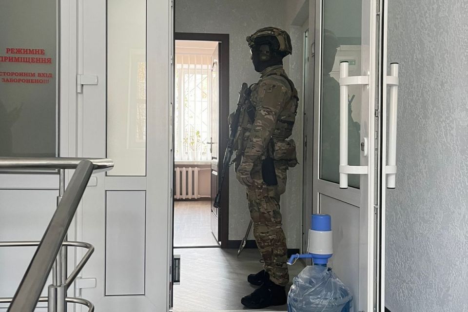 Тернополянину одягнули мішок на голову та вибивали зізнання – у катуванні підозрюють трьох правоохоронців