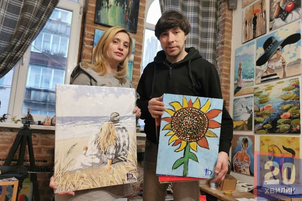 В укриттях шкіл і садків Тернополя тепер висять картини художників. Як їх отримати?