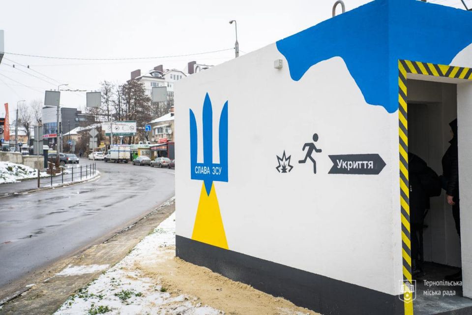 Бетонні укриття біля зупинок транспорту у Тернополі мають сертифікати відповідності: міська рада