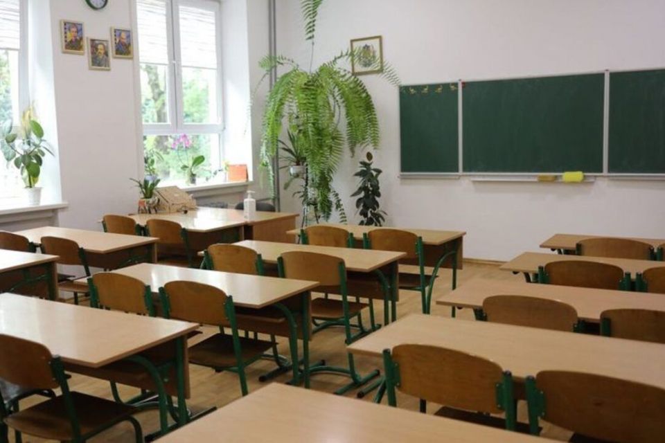 У школах Тернополя діти навчатимуться в межах світлового дня