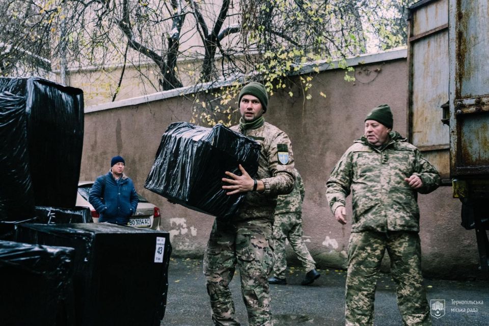 Сергій Надал: «Перші 1000 пар теплих берців передано тернопільським військовим. Відправимо ще 3000» (пресслужби)