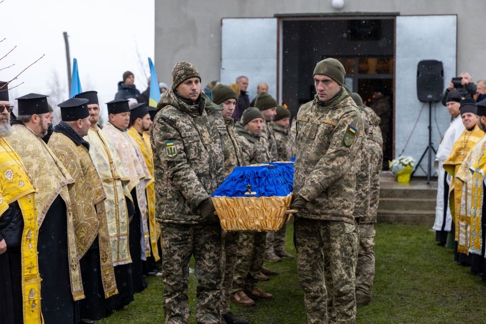 Були поховані у братській могилі: на Тернопільщині перепоховали десять вояків УПА