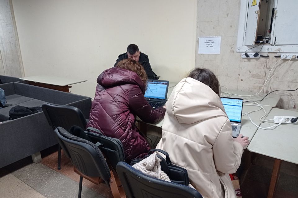 У підрозділах поліції можна підзарядити техніку: дивіться перелік адрес