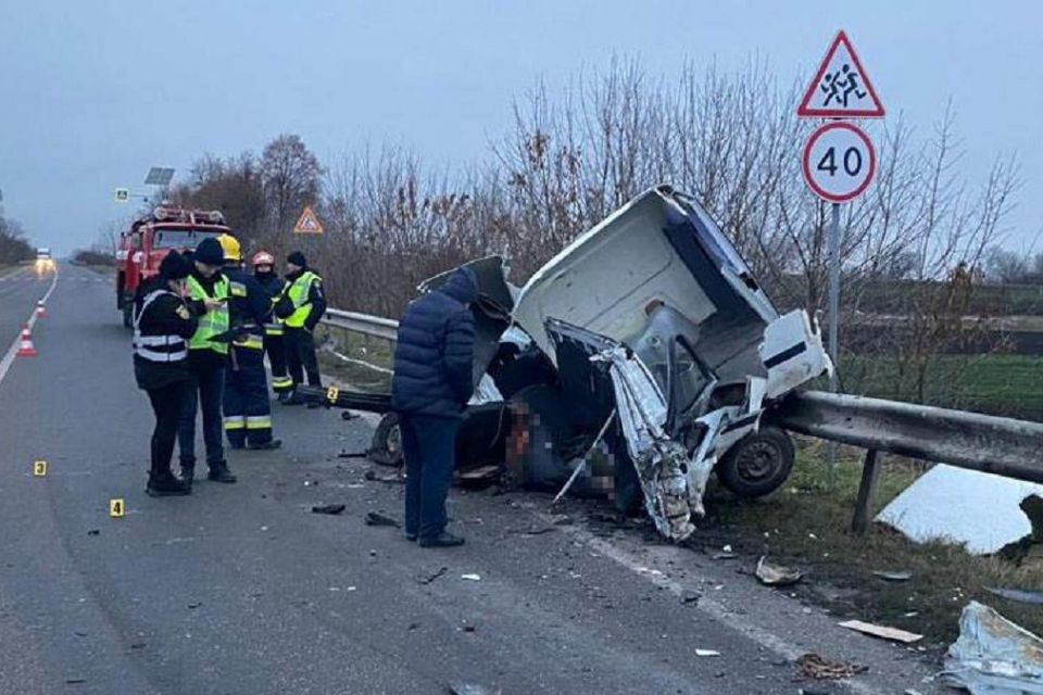 На пішохідному переході на «Дружбі» водій Nissan збив жінку. Постраждалу забрала швидка