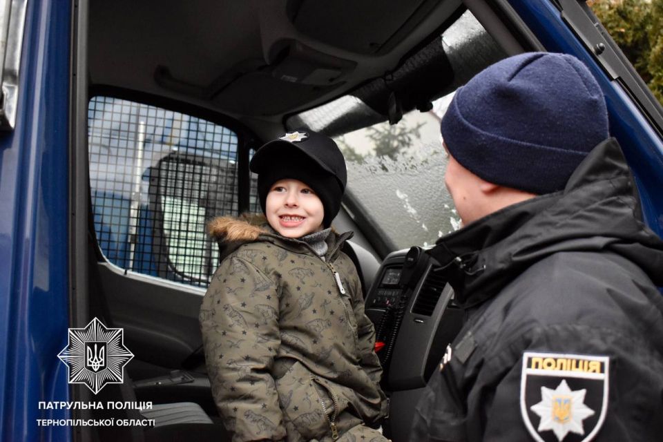 Тернопільські поліцейські допомогли здійснити маленьку мрію 5-річного хлопчика
