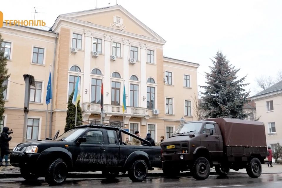 Сергій Надал: Автомобілі від Тернополя допоможуть нашим захисникам знищувати орків (пресслужби)