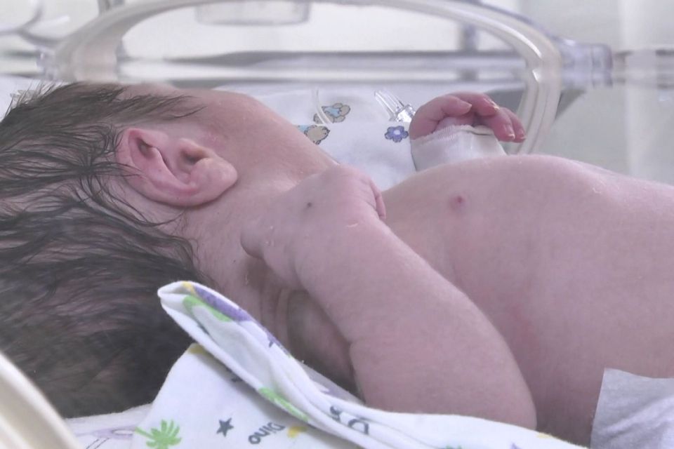 Дмитрика, якого мама покинула помирати на молокозаводі, вже усиновили. А що дітками з «Вікна життя»?