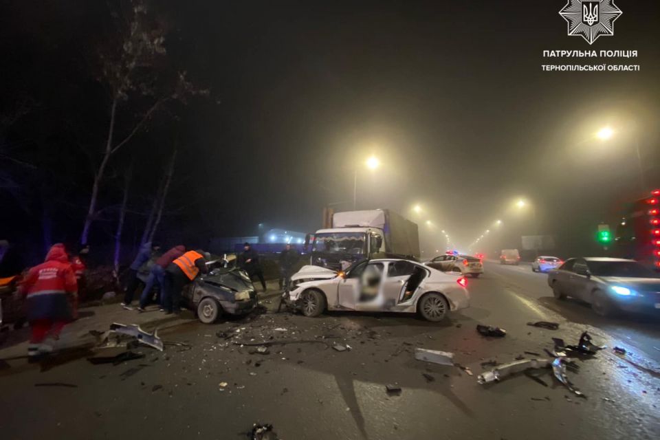 На вулиці Степана Будного аварія: у поліції повідомляють про загиблого