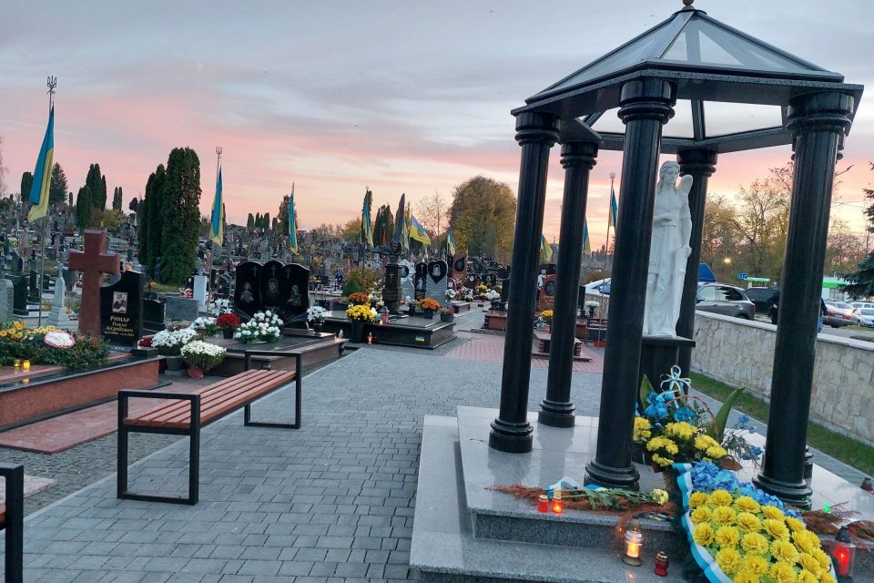 Скільки коштує поховати людину в Тернополі? Ми порахували