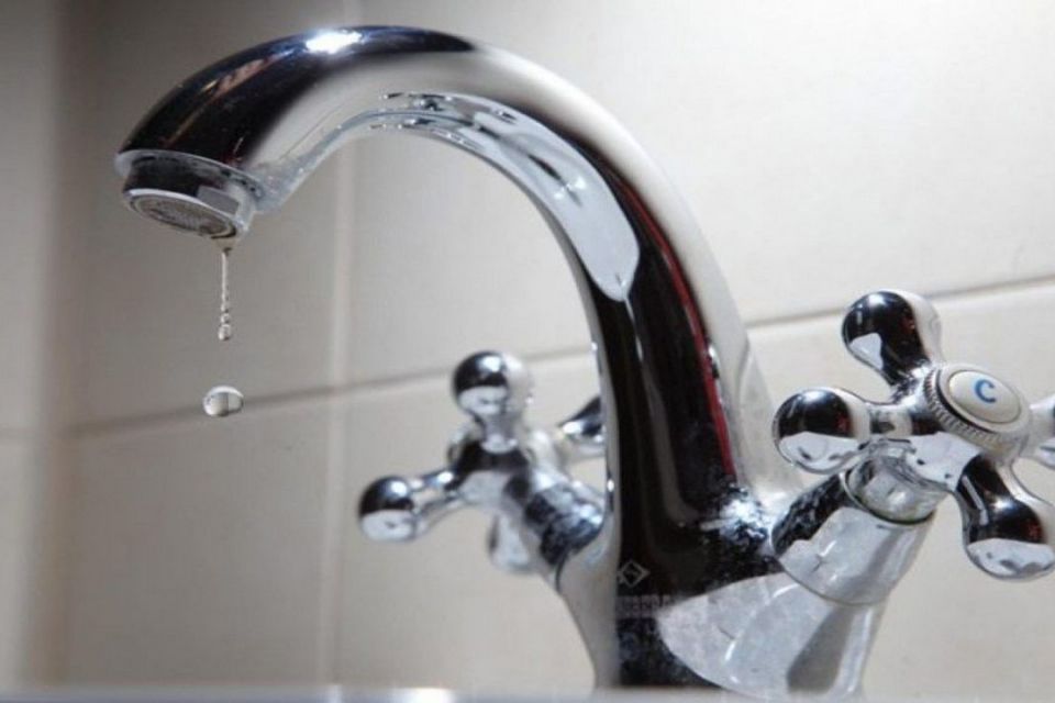 Аварія на водогоні: кілька будинків на Сонячному масиві без води