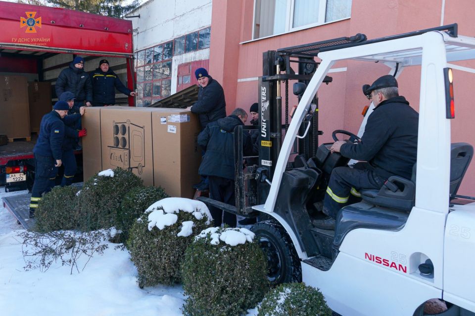 Тернопільські рятувальники отримали дизельні теплові гармати