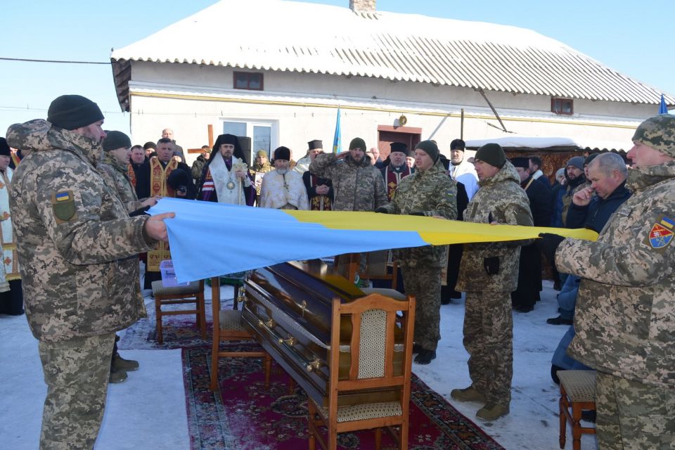 «Тихо спи, Друже, без тривог»: Тернопільщина попрощалася з Героєм Василем Капустинським