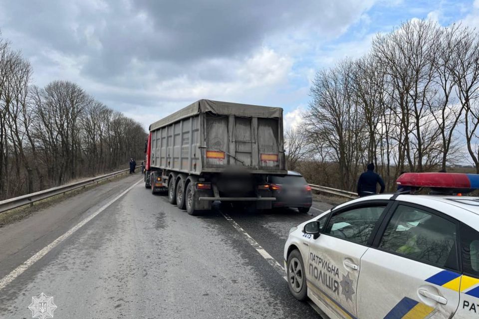 Неподалік Тернополя сталася аварія за участі чотирьох автомобілів