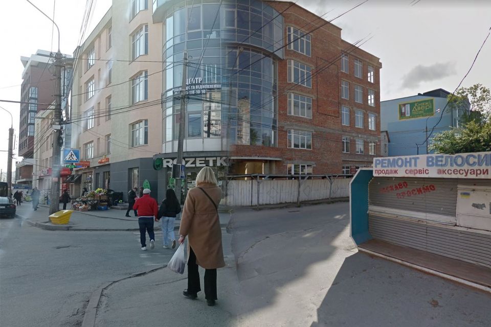 З’явилися торгові центри та елітні багатоповерхівки: як змінилася вулиця Шептицького