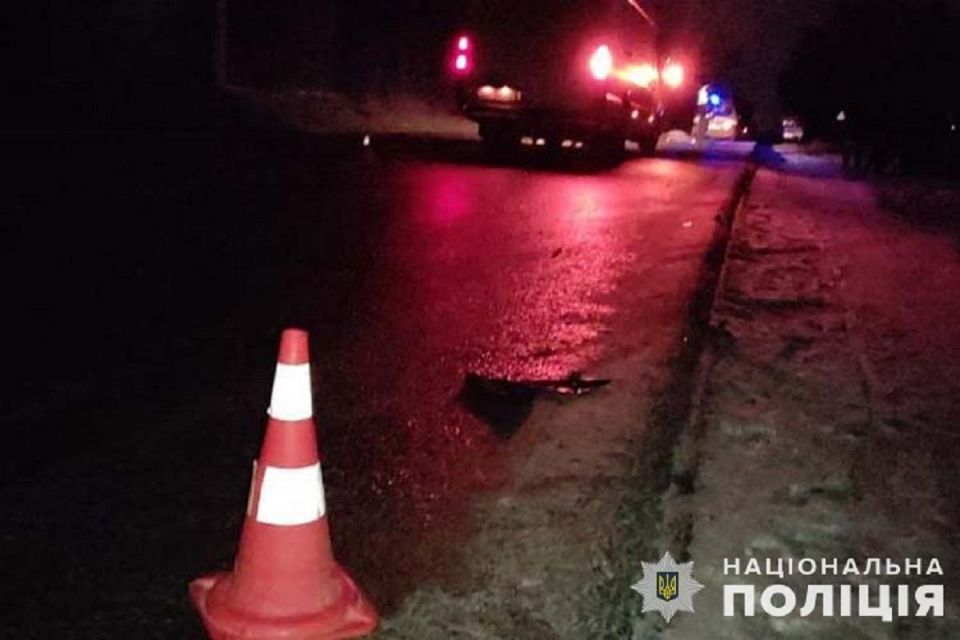 На Тернопільщині водій буса на смерть збив пішохода