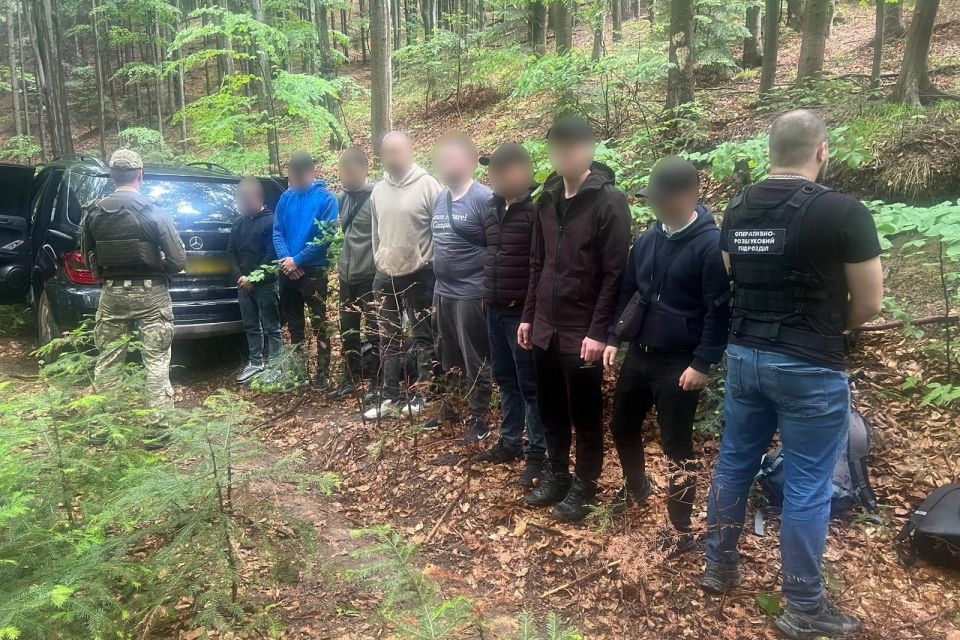 На позашляховику до Румунії проривались восьмеро чоловіків. Серед них — мешканці Тернопільщини