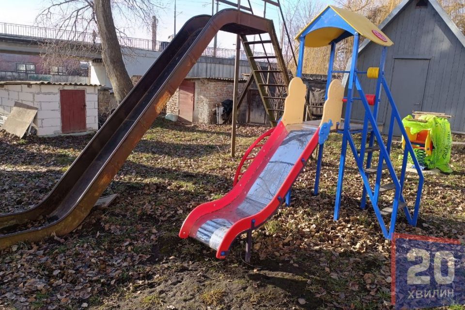 Замість семи — встановили три дитячі майданчики за 100 тисяч