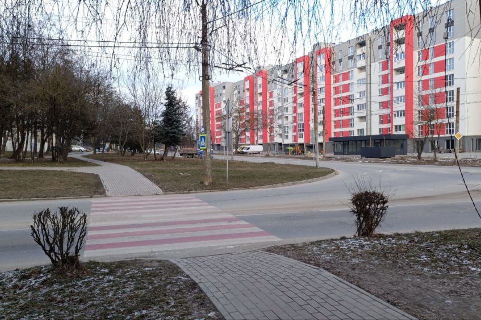 Інклюзивний тротуар може з'явитись на Корольова: тернополяни писали петицію