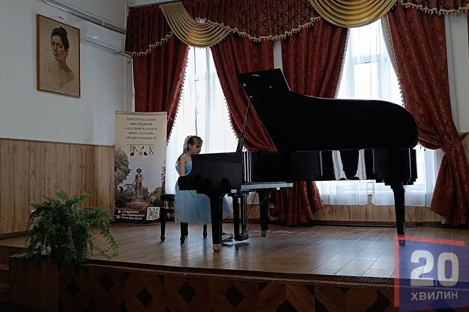 «Це дуже відповідальний момент»: юні музиканти показували вміння в обласному конкурсі «Піаністи Тернопілля»
