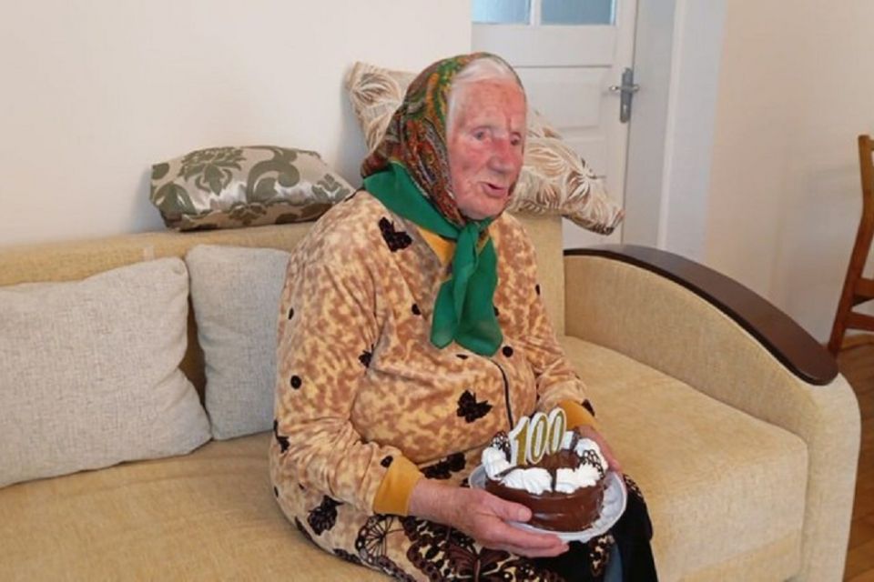 Жителька Золотого Потоку відзначила 100-літній ювілей і поділилася секретом довголіття