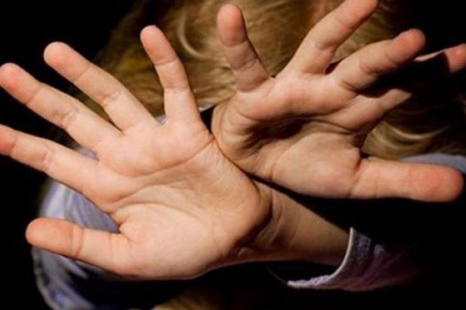 10 років за ґратами: молодика з Тернопільщини засудили за зґвалтування 6-річної двоюрідної сестри
