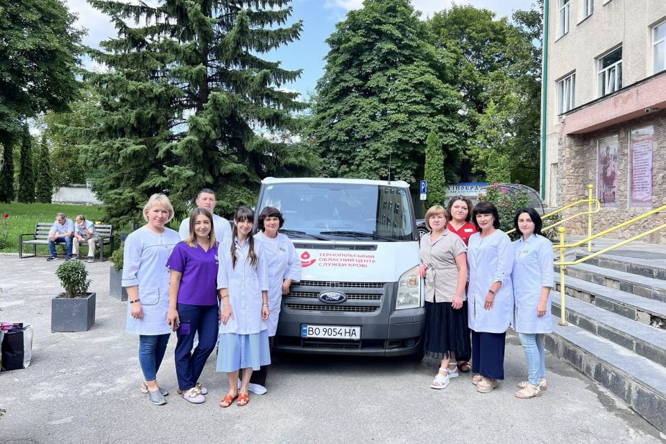 Донорський автобус провів забір крові у Чорткові