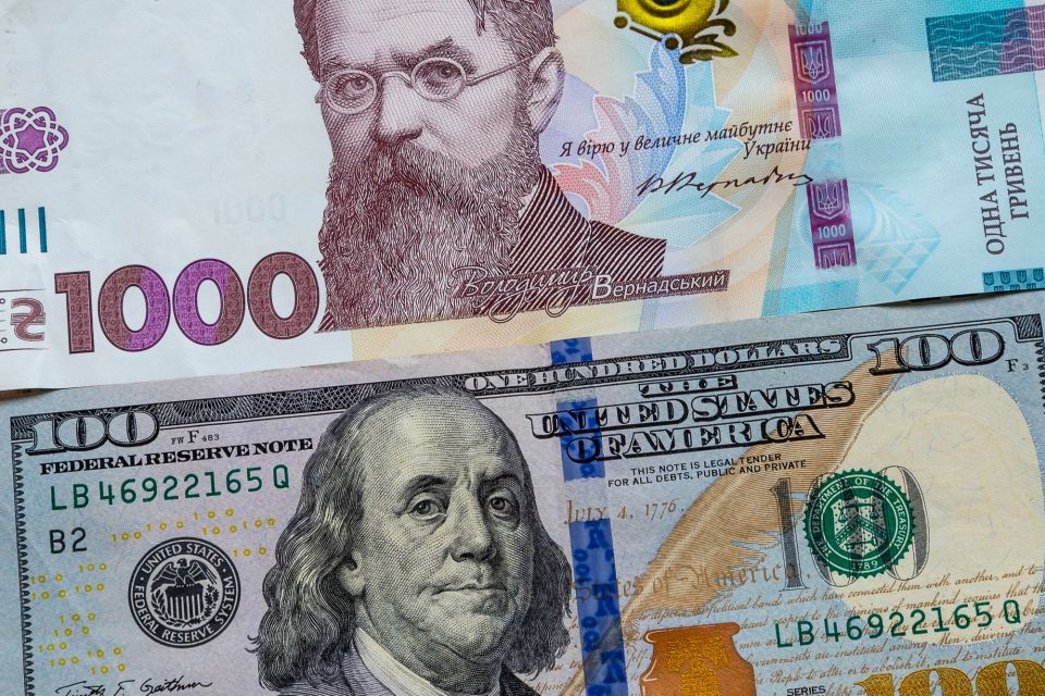 Долар дорожчає другий день поспіль