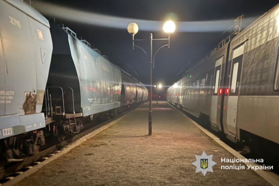 Під колесами потяга в Озерній загинув чоловік