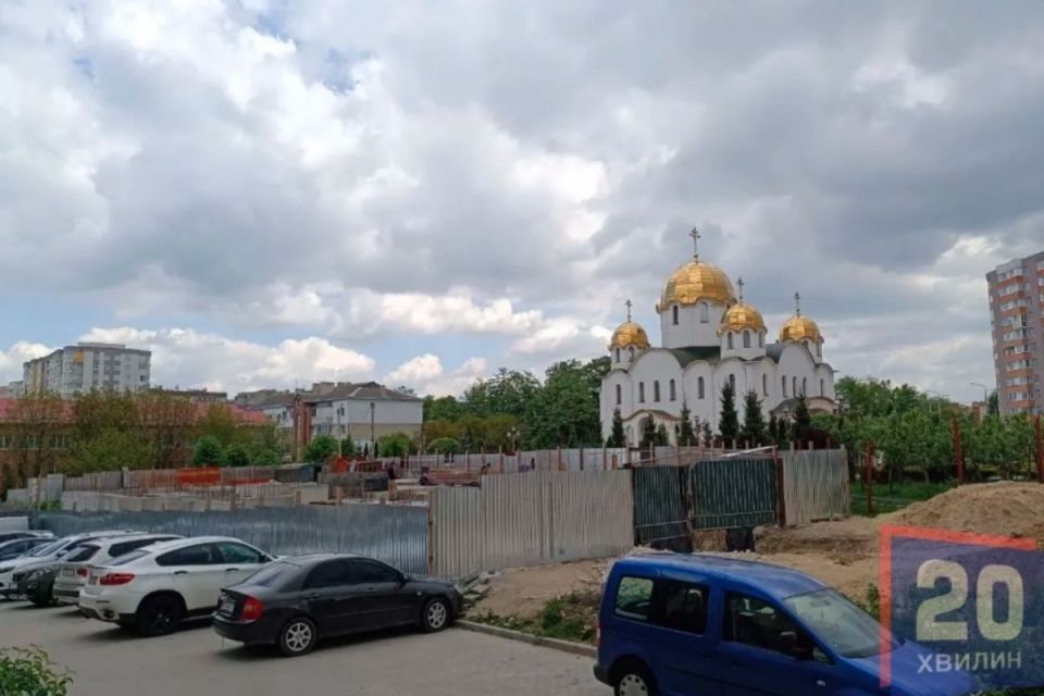 Ділянку на Київській, яка була у користуванні парафії, можуть передати приватному товариству