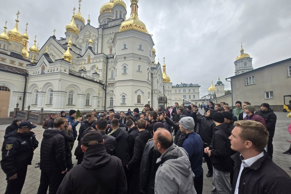 Сутички під час обшуків у Почаївській лаврі: СБУ та поліція розслідують можливе фінансове шахрайство