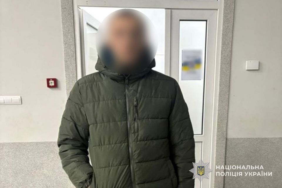 Зірвав ланцюжок із хрестиком і втік: у грабежі підозрюють 29-річного жителя Тернополя