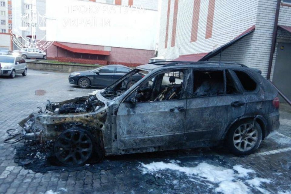 Справа підпалу трьох автівок у Тернополі: бізнесмена-втікача затримали і судитимуть