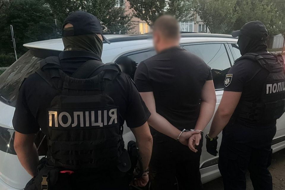 Вкусив поліцейського, бо той сказав, що він в розшуку і має з ним поїхати в ТЦК