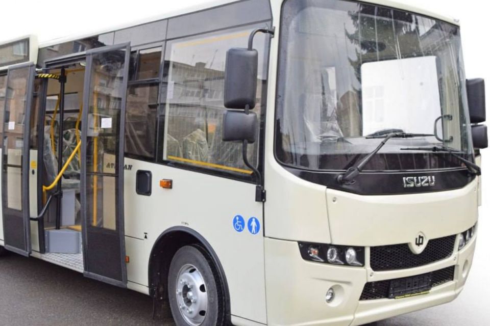 У Чорткові напередодні Дня всіх святих до кладовищ курсуватимуть додаткові автобуси