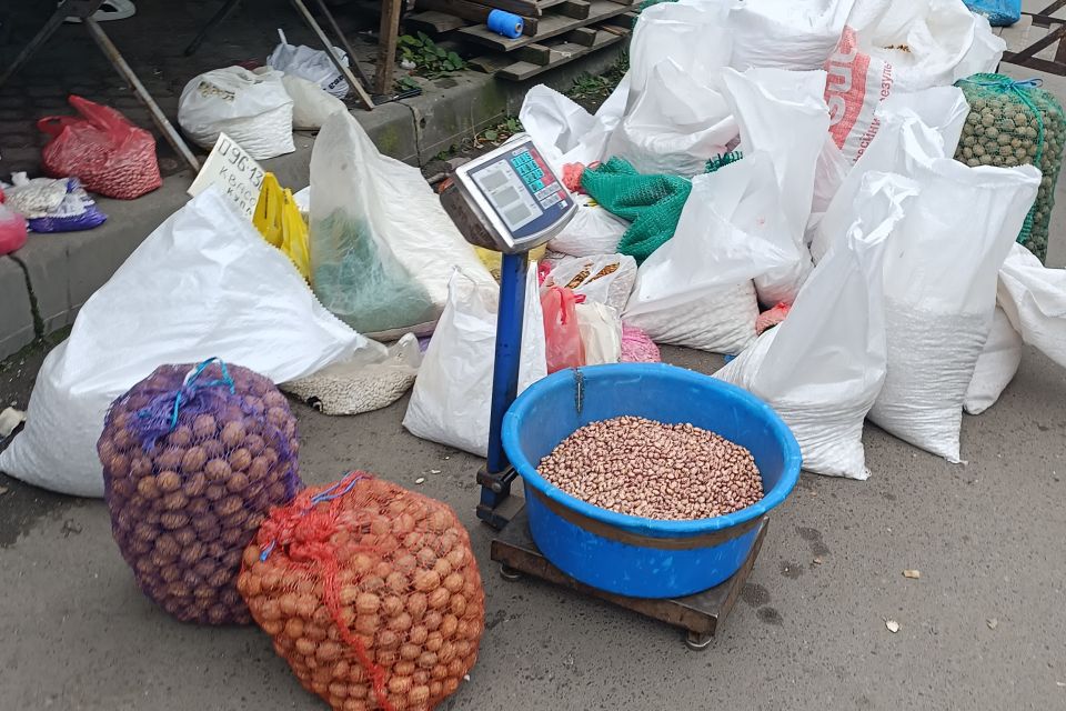 Скільки платять за горіхи та насіння у Тернополі та де можна здати. Дивіться відео!