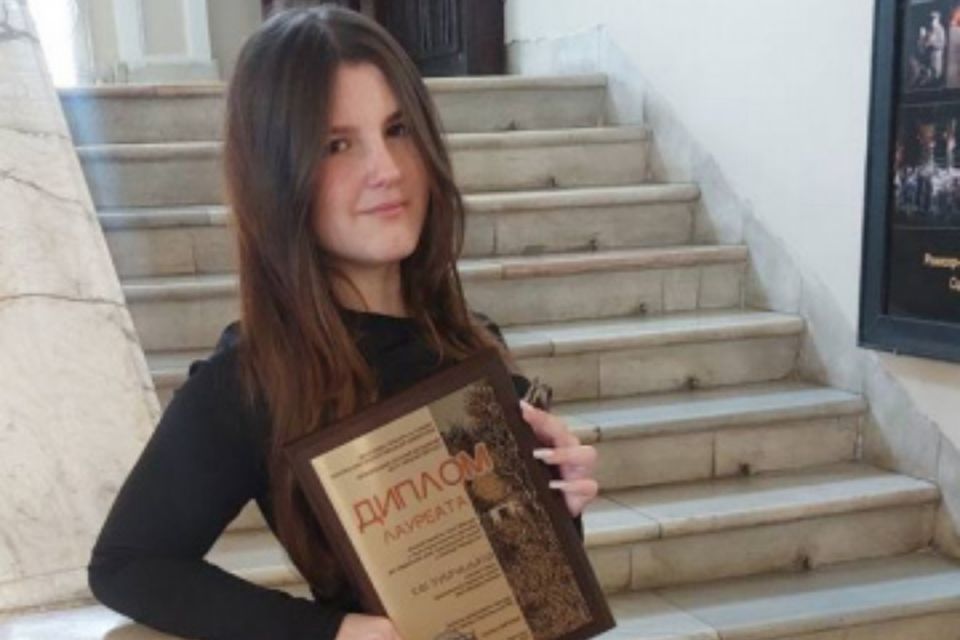 13-річна художниця з Тернополя Єва Зубрицька отримала премію імені Івана Марчука