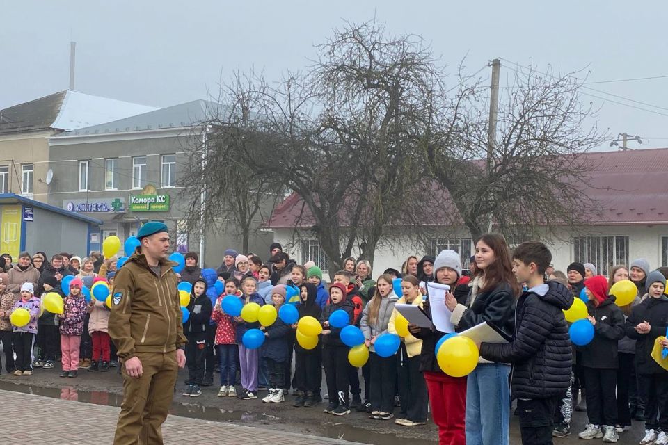 У Коропці зустріли звільненого з полону морпіха Анатолія Дворського