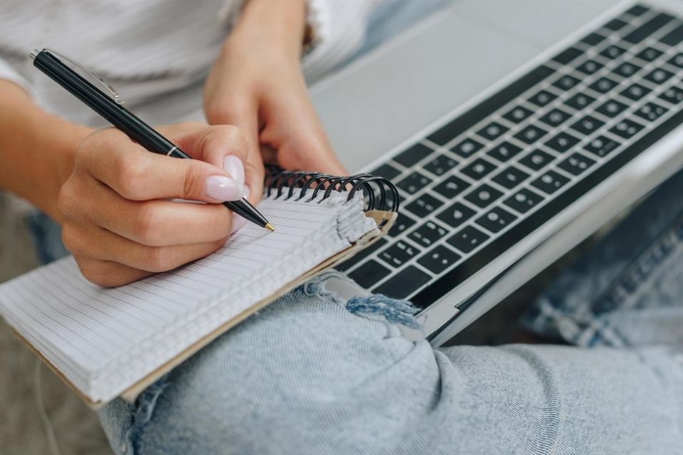 Жителька Тернопільщини повернула 1200 доларів за неякісний онлайн-курс