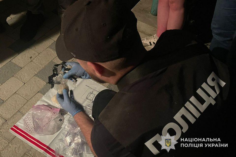 Жителя Збаража судитимуть за збут наркотиків та самовільне залишення військової частини