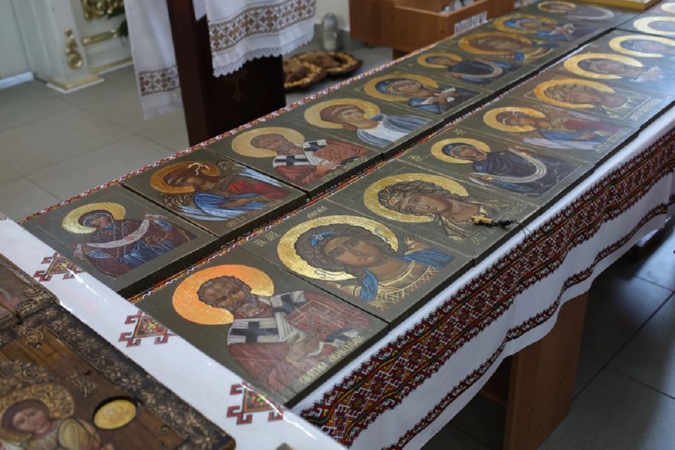 У Тернополі освятили ікони для захисників, створені учасницями проєкту «Доступна спадщина»