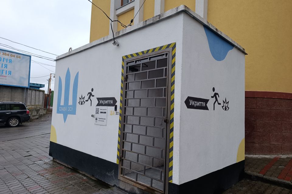 Мобільні укриття у Тернополі відчинятимуть лише під час тривоги: встановлюють електронні замки та камери
