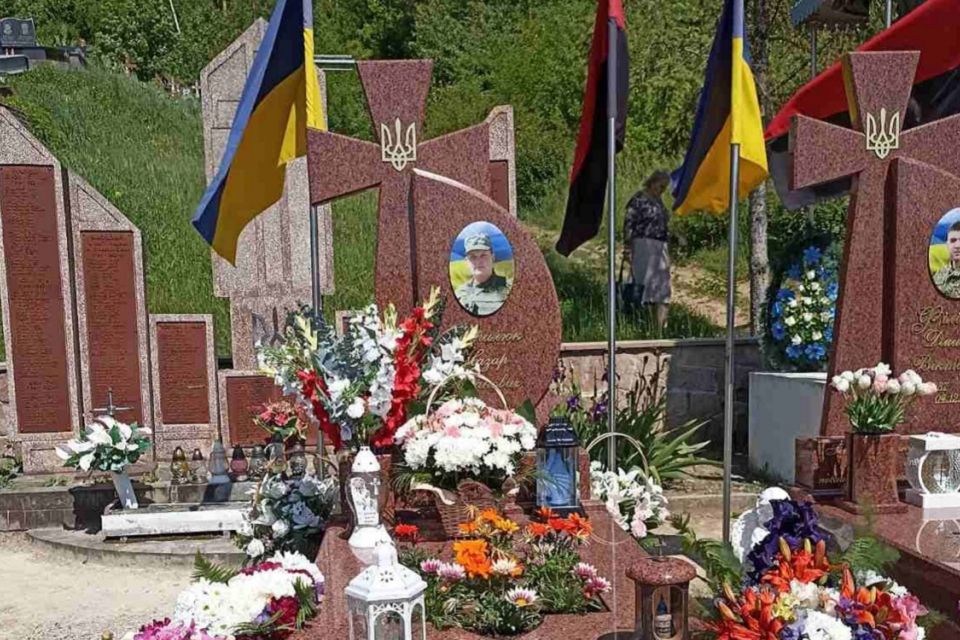 Родинам загиблих Героїв на Тернопільщині не виплачують компенсації за пам’ятники