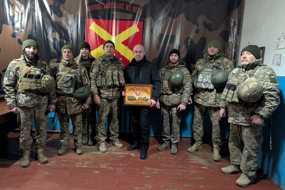 Сергій Надал на фронті передав обладнання для кількох підрозділів (пресслужба Тернопільської міської ради)