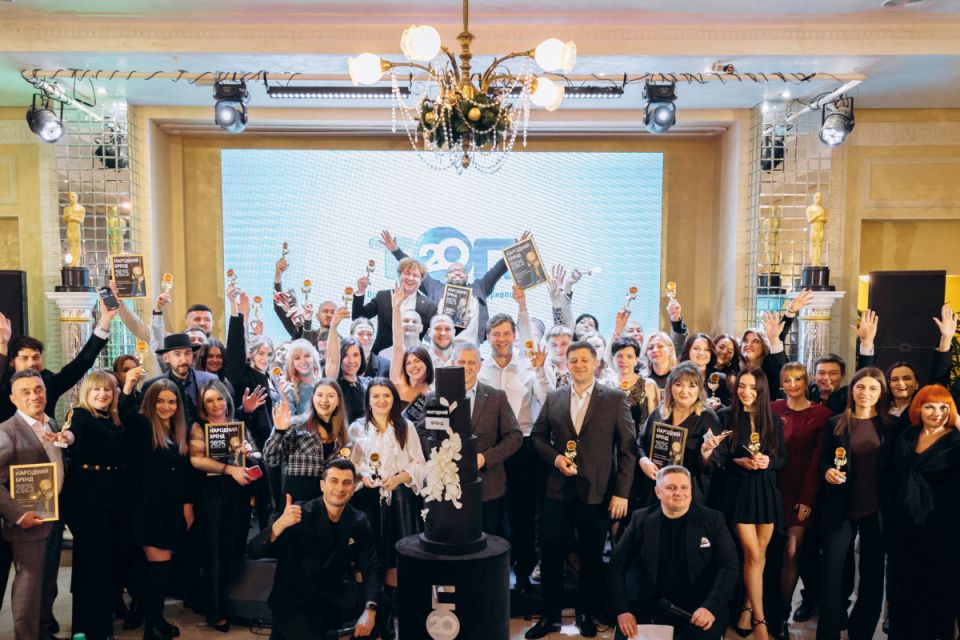 Люди, які розвивають країну та підтримують ЗСУ: головне з церемонії нагородження «Народний бренд-2025»