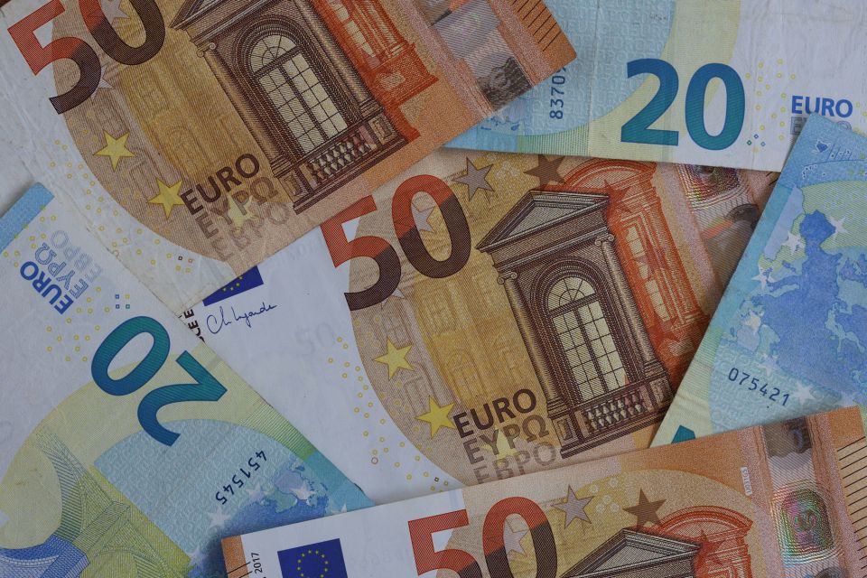 НБУ перейшов до зниження курсу євро