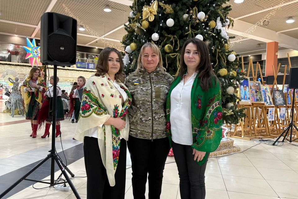 Благодійна коляда в Тернополі: волонтери зі Збаража збирають 300 тисяч на авто для ЗСУ